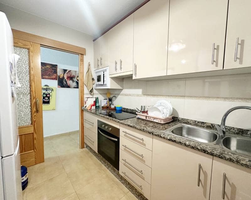 3 bedroom Apartment for sale in Torrevieja - € 215,000 (Ref: 10172143)