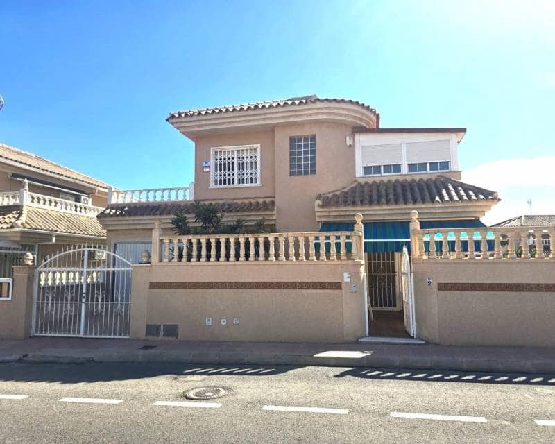 3 camera da letto Villa in vendita in Torrevieja con piscina garage - 347.800 € (Rif: 10175671)