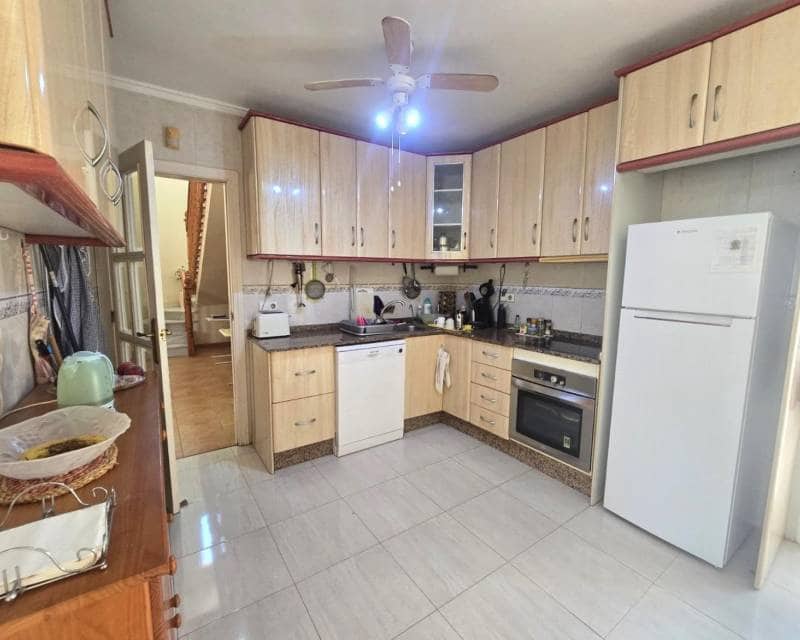 3 camera da letto Villa in vendita in Torrevieja con piscina garage - 347.800 € (Rif: 10175671)