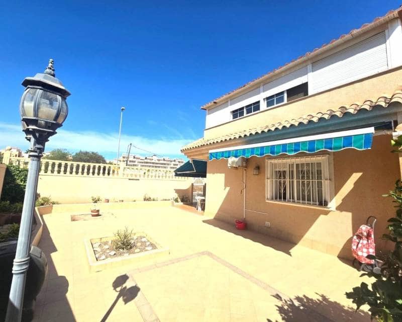 3 camera da letto Villa in vendita in Torrevieja con piscina garage - 347.800 € (Rif: 10175671)