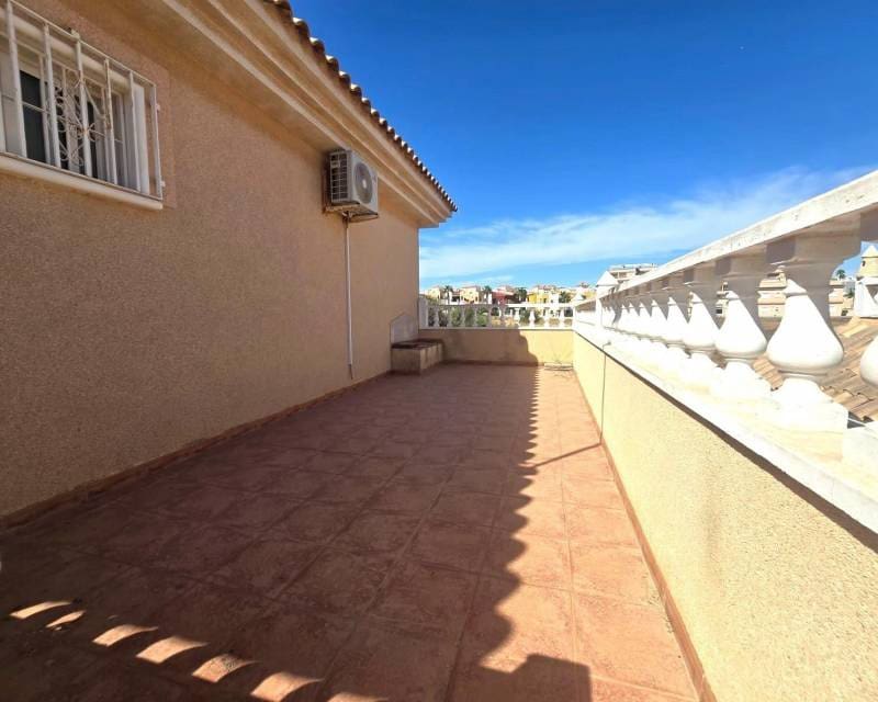 3 camera da letto Villa in vendita in Torrevieja con piscina garage - 347.800 € (Rif: 10175671)