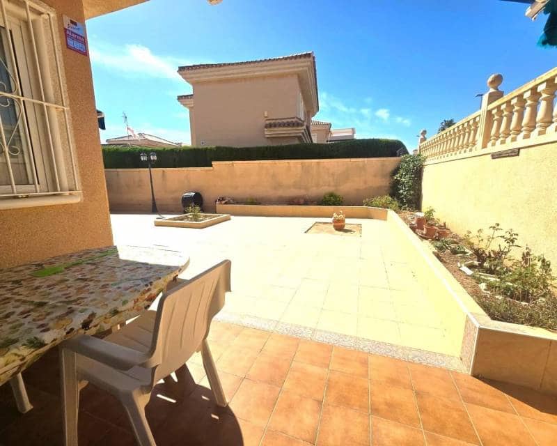 3 camera da letto Villa in vendita in Torrevieja con piscina garage - 347.800 € (Rif: 10175671)