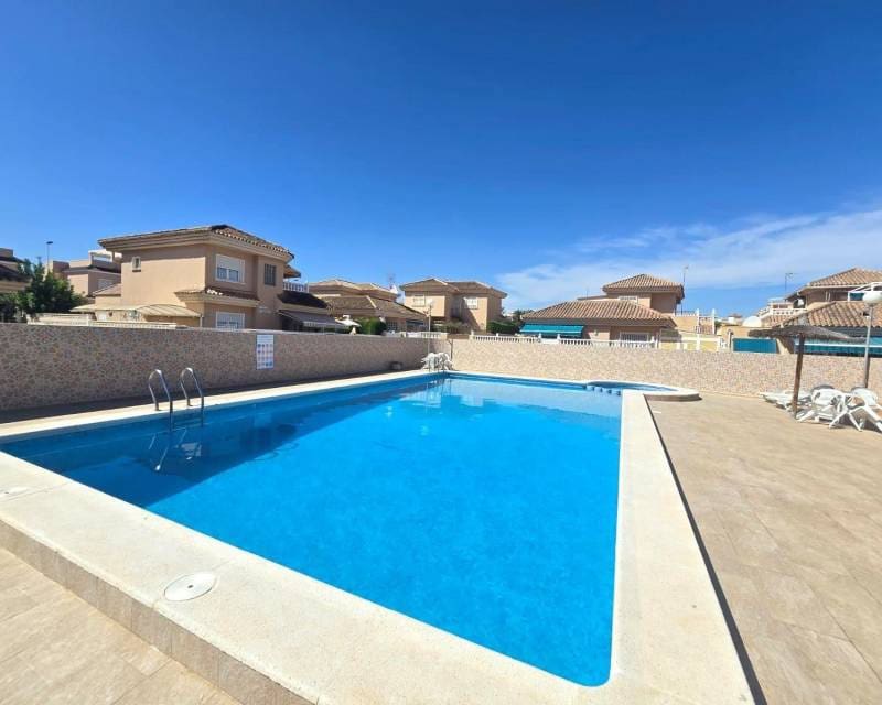 3 camera da letto Villa in vendita in Torrevieja con piscina garage - 347.800 € (Rif: 10175671)