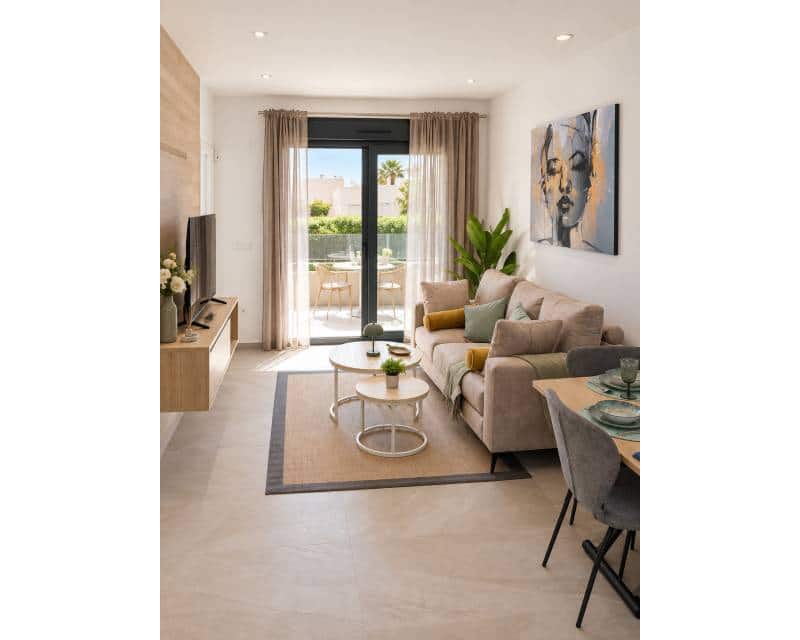 2 soverom Leilighet til salgs i Torrevieja med svømmebasseng - € 269 000 (Ref: 10175672)