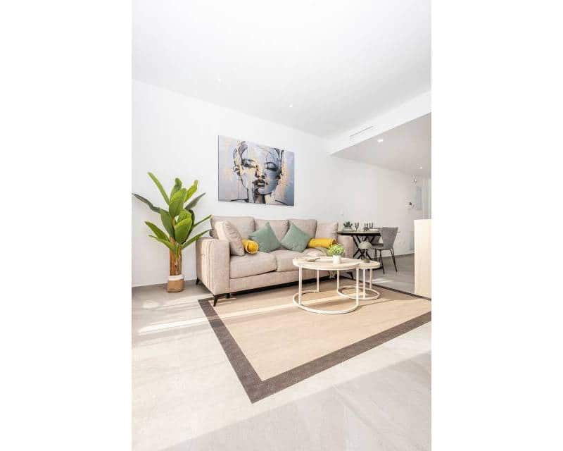 2 soverom Leilighet til salgs i Torrevieja med svømmebasseng - € 269 000 (Ref: 10175672)