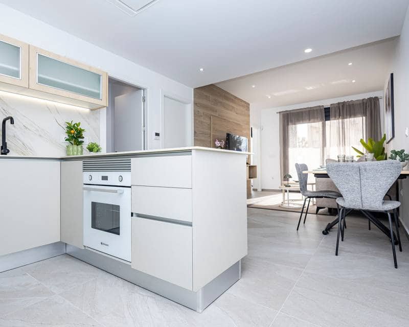 2 soverom Leilighet til salgs i Torrevieja med svømmebasseng - € 269 000 (Ref: 10175672)