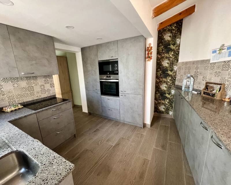 3 bedroom Villa for sale in Benferri with pool - € 235,000 (Ref: 10175782)