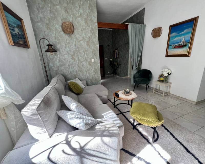 3 bedroom Villa for sale in Benferri with pool - € 235,000 (Ref: 10175782)