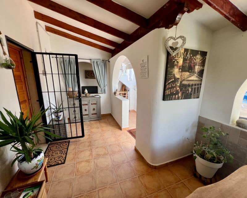 3 bedroom Villa for sale in Benferri with pool - € 235,000 (Ref: 10175782)