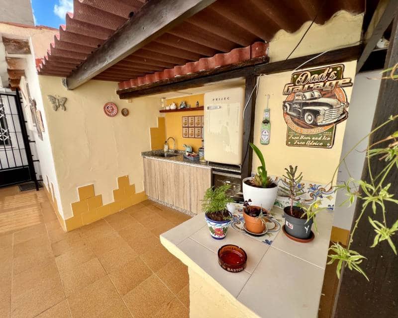 3 bedroom Villa for sale in Benferri with pool - € 235,000 (Ref: 10175782)