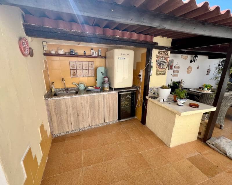3 bedroom Villa for sale in Benferri with pool - € 235,000 (Ref: 10175782)