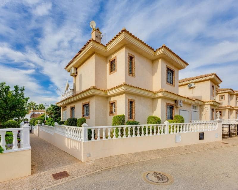 Chalet de 3 habitaciones en Los Dolses en venta con piscina garaje - 365.000 € (Ref: 10177538)