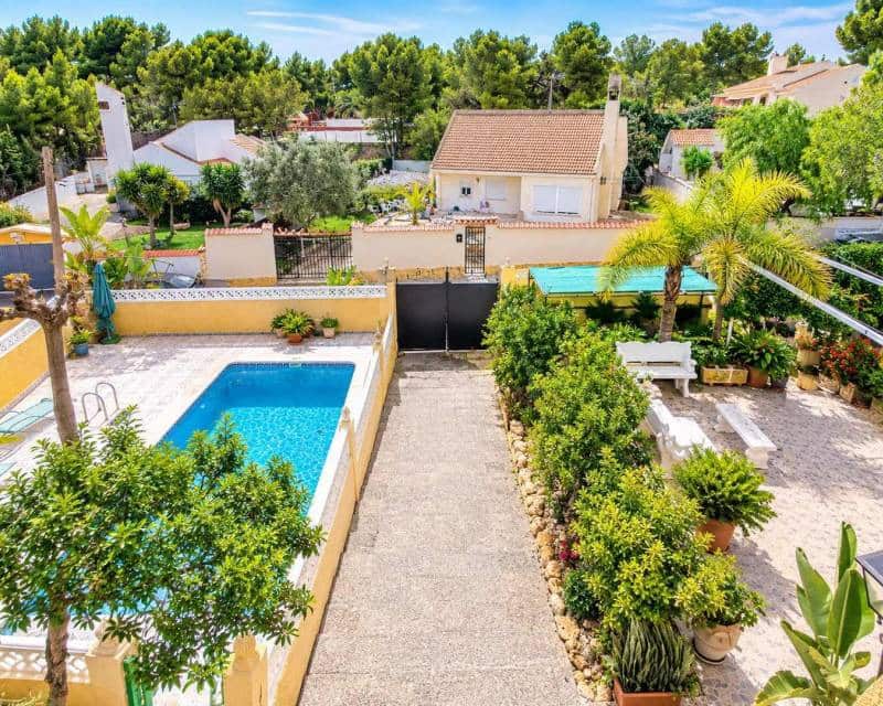 3 slaapkamer Villa te koop in San Miguel de Salinas met zwembad - € 369.000 (Ref: 10177539)