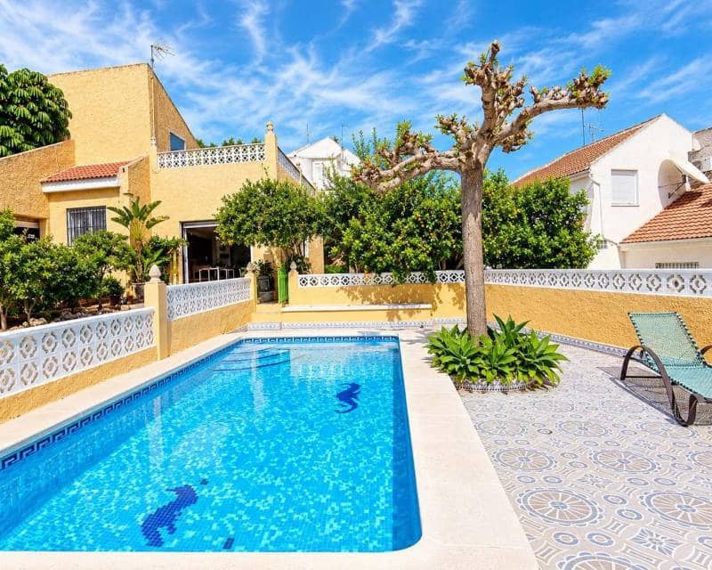 3 slaapkamer Villa te koop in San Miguel de Salinas met zwembad - € 369.000 (Ref: 10177539)