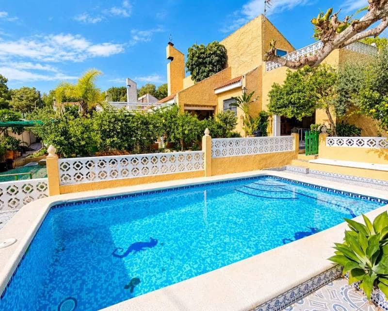 3 slaapkamer Villa te koop in San Miguel de Salinas met zwembad - € 369.000 (Ref: 10177539)