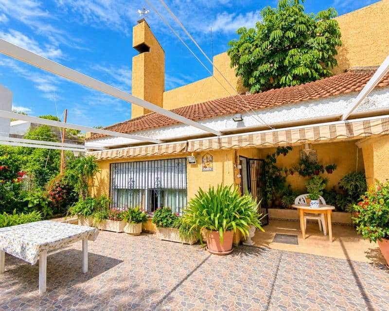 3 slaapkamer Villa te koop in San Miguel de Salinas met zwembad - € 369.000 (Ref: 10177539)