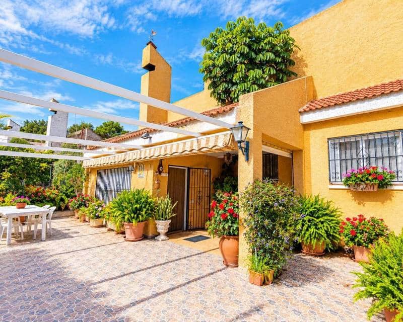 3 slaapkamer Villa te koop in San Miguel de Salinas met zwembad - € 369.000 (Ref: 10177539)