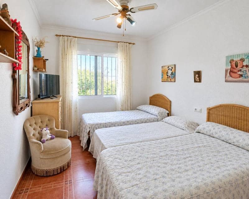 3 slaapkamer Villa te koop in San Miguel de Salinas met zwembad - € 369.000 (Ref: 10177539)