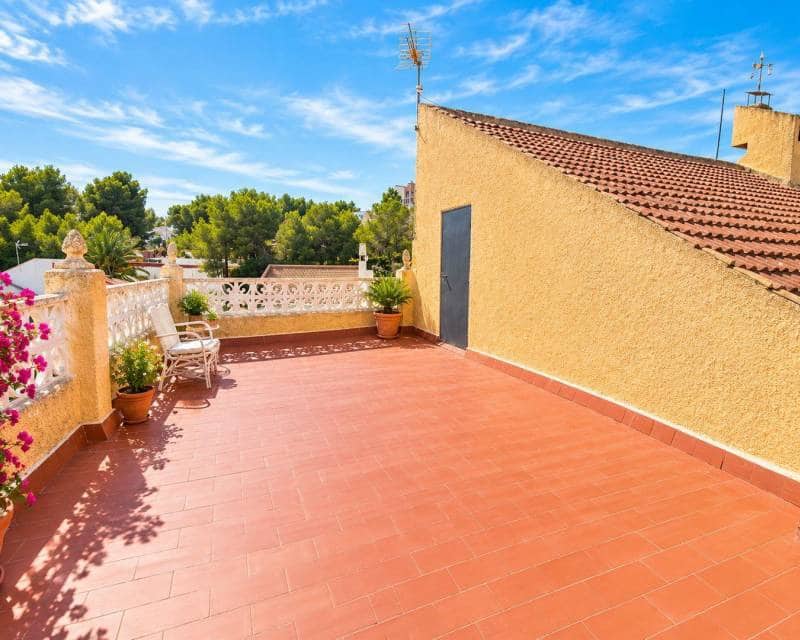 3 slaapkamer Villa te koop in San Miguel de Salinas met zwembad - € 369.000 (Ref: 10177539)