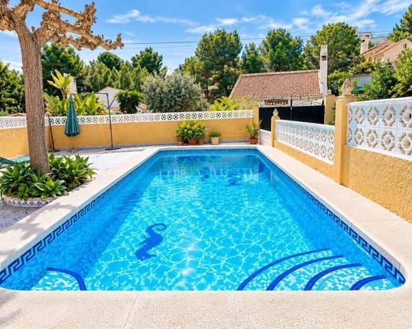 3 slaapkamer Villa te koop in San Miguel de Salinas met zwembad - € 369.000 (Ref: 10177539)
