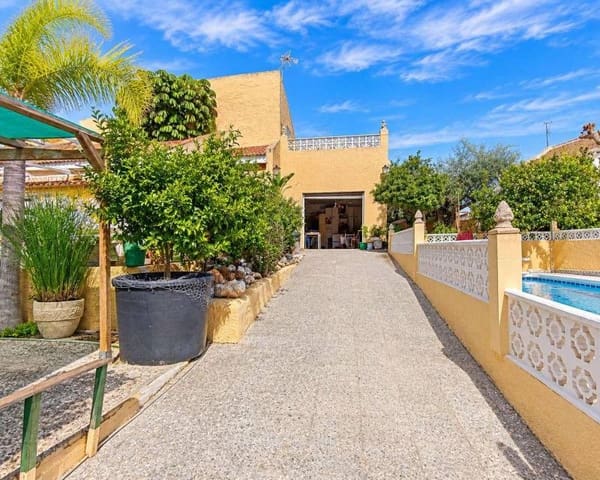 3 slaapkamer Villa te koop in San Miguel de Salinas met zwembad - € 369.000 (Ref: 10177539)