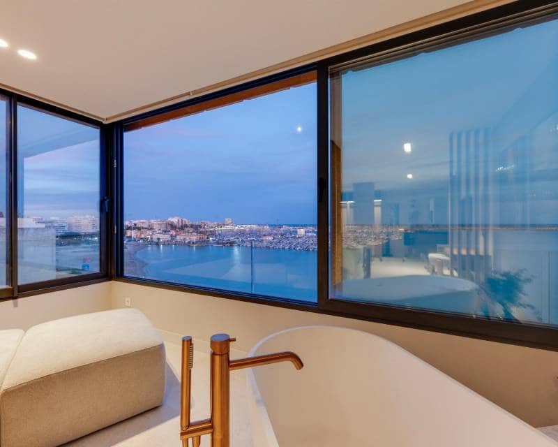 2 soveværelse Lejlighed til salg i Torrevieja med swimmingpool - € 550.000 (Ref: 10177544)