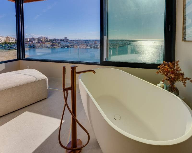2 soveværelse Lejlighed til salg i Torrevieja med swimmingpool - € 550.000 (Ref: 10177544)