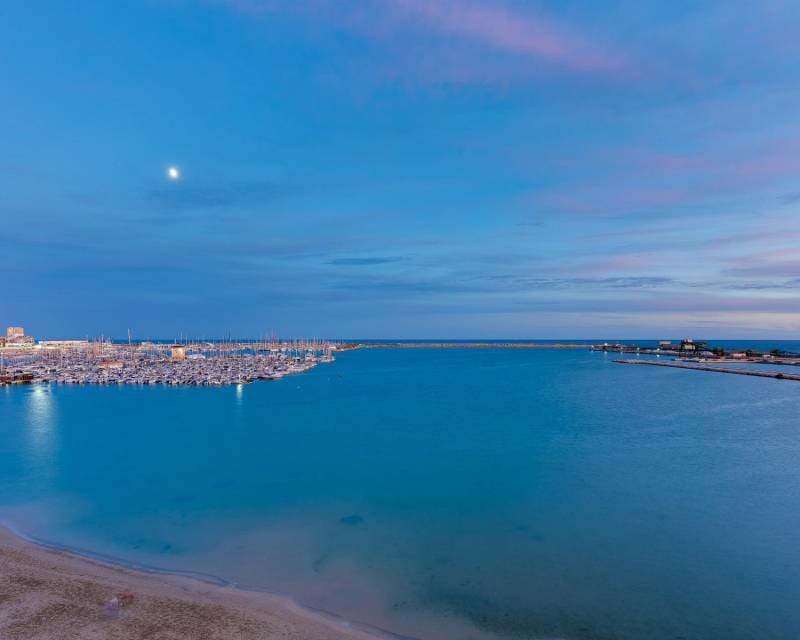 2 soveværelse Lejlighed til salg i Torrevieja med swimmingpool - € 550.000 (Ref: 10177544)