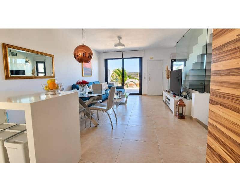 3 soveværelse Byhus til salg i Villamartin med swimmingpool garage - € 395.000 (Ref: 10179224)