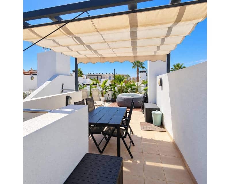 3 soveværelse Byhus til salg i Villamartin med swimmingpool garage - € 395.000 (Ref: 10179224)