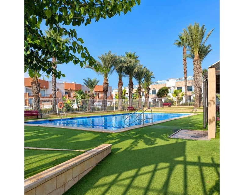 3 soveværelse Byhus til salg i Villamartin med swimmingpool garage - € 395.000 (Ref: 10179224)