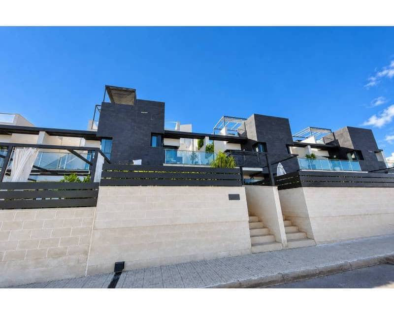 3 soveværelse Byhus til salg i Villamartin med swimmingpool garage - € 395.000 (Ref: 10179224)