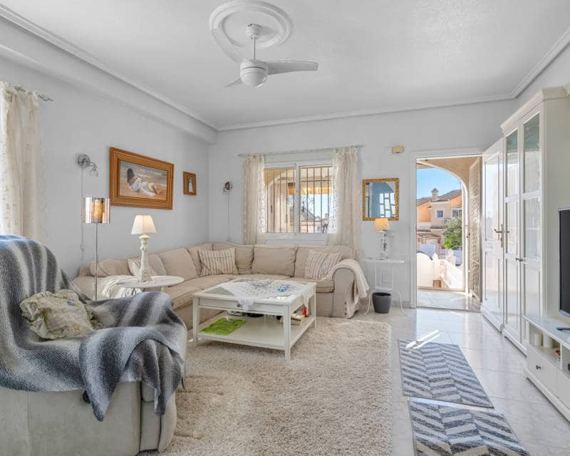 2 soveværelse Byhus til salg i Ciudad Quesada med swimmingpool garage - € 234.000 (Ref: 10181726)