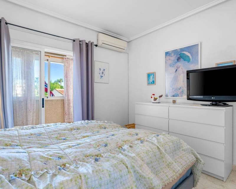 2 soveværelse Byhus til salg i Ciudad Quesada med swimmingpool garage - € 234.000 (Ref: 10181726)