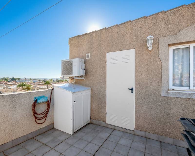 2 soveværelse Byhus til salg i Ciudad Quesada med swimmingpool garage - € 234.000 (Ref: 10181726)