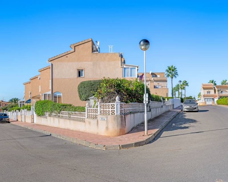 2 soveværelse Byhus til salg i Ciudad Quesada med swimmingpool garage - € 234.000 (Ref: 10181726)