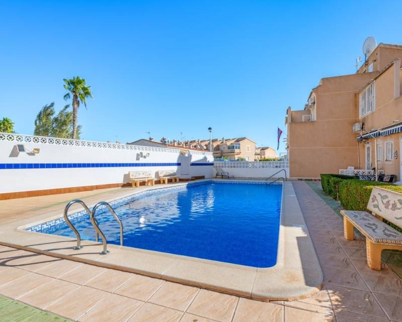 2 soveværelse Byhus til salg i Ciudad Quesada med swimmingpool garage - € 234.000 (Ref: 10181726)