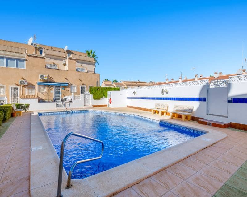 2 soveværelse Byhus til salg i Ciudad Quesada med swimmingpool garage - € 234.000 (Ref: 10181726)