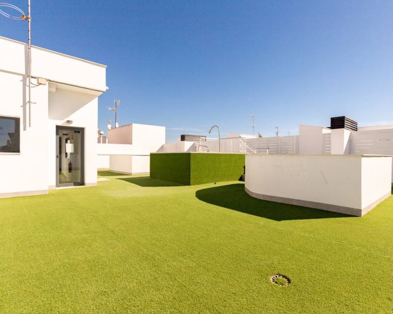 3 sovrum Takvåning till salu i Torrevieja med pool garage - 379 000 € (Ref: 10181727)