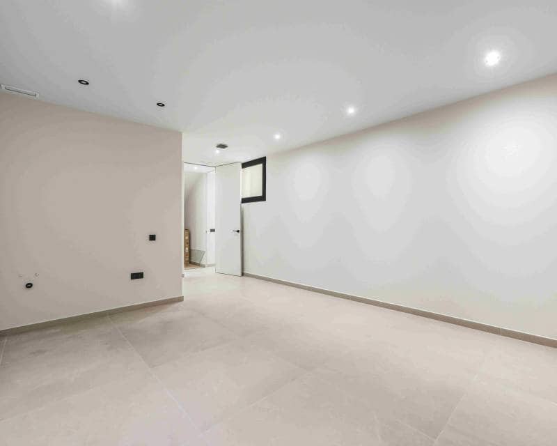 4 bedroom Villa for sale in Polop with pool garage - € 970,000 (Ref: 10182032)
