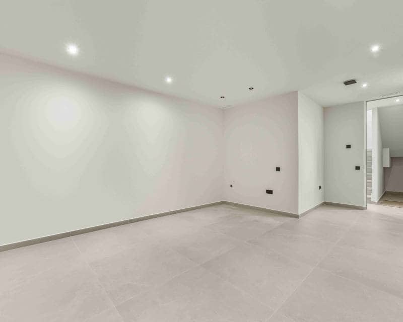 4 bedroom Villa for sale in Polop with pool garage - € 970,000 (Ref: 10182032)