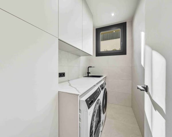 4 bedroom Villa for sale in Polop with pool garage - € 970,000 (Ref: 10182032)
