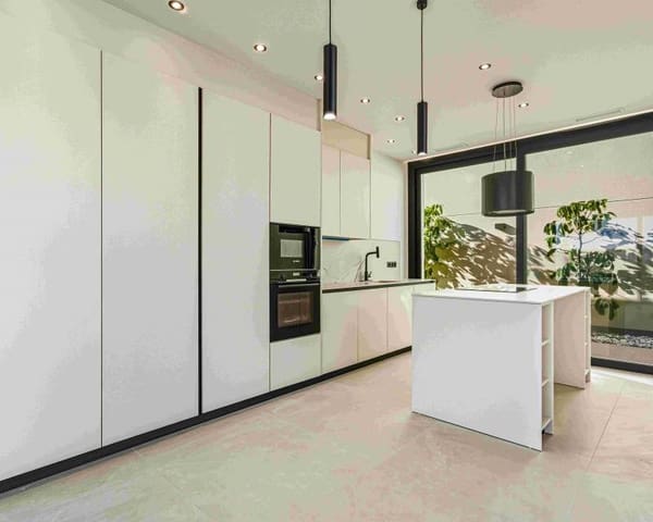 4 bedroom Villa for sale in Polop with pool garage - € 970,000 (Ref: 10182032)