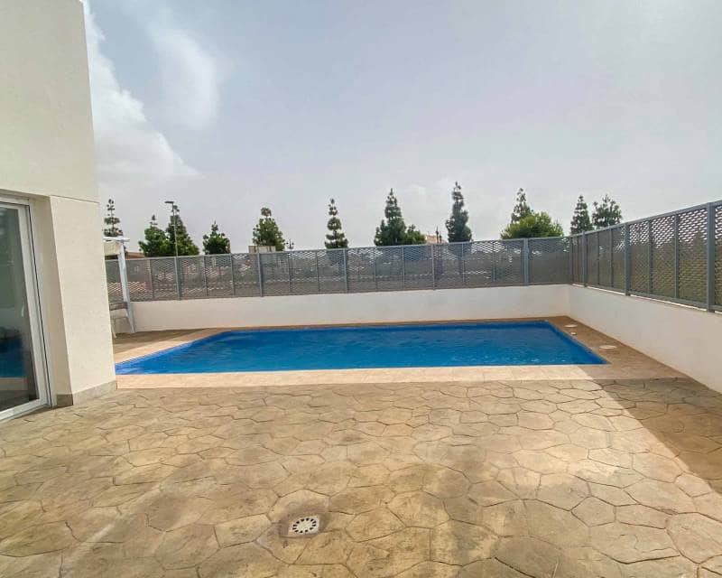 2 sypialnia Dom blizniak na sprzedaż w Los Alcazares z basenem garażem - 269 500 € (Ref: 10182145)