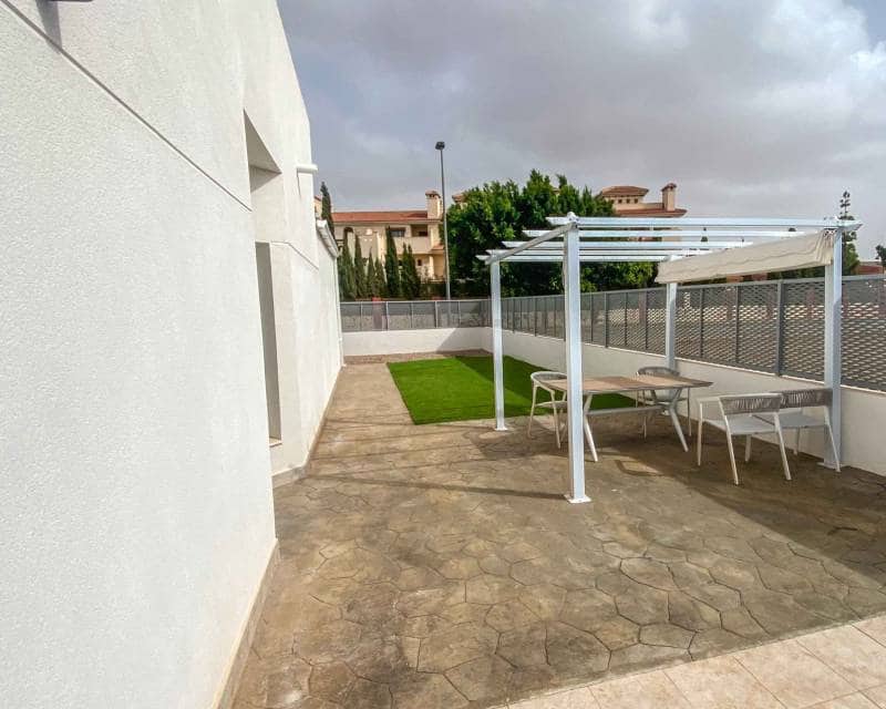 2 sypialnia Dom blizniak na sprzedaż w Los Alcazares z basenem garażem - 269 500 € (Ref: 10182145)