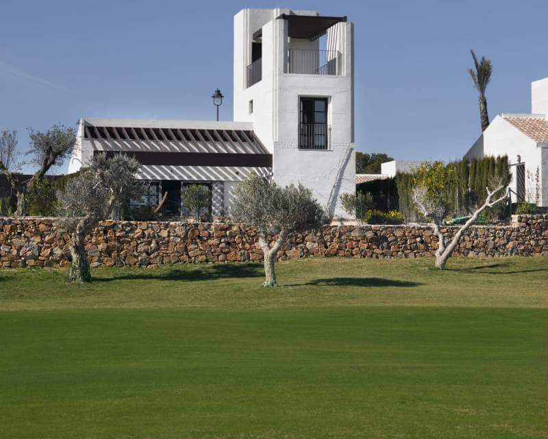2 makuuhuone Paritalo myytävänä paikassa La Peraleja Golf Resort mukana uima-altaan 
autotalli - 320 000 € (Ref: 10182146)