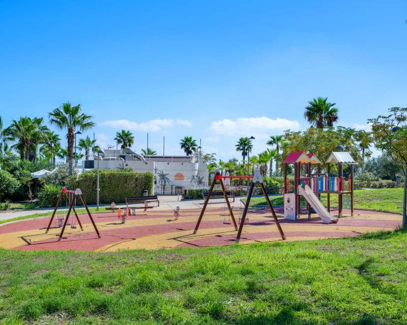 3 bedroom Apartment for sale in Mil Palmeras with pool garage - € 435,000 (Ref: 10183285)