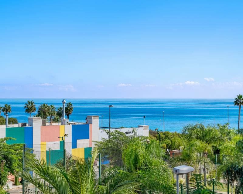 3 bedroom Apartment for sale in Mil Palmeras with pool garage - € 435,000 (Ref: 10183285)