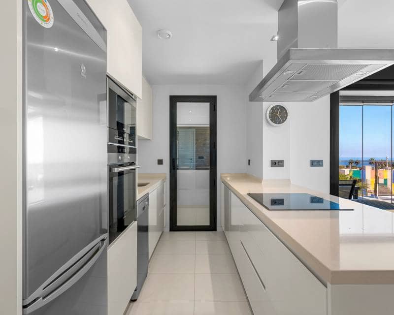 3 bedroom Apartment for sale in Mil Palmeras with pool garage - € 435,000 (Ref: 10183285)