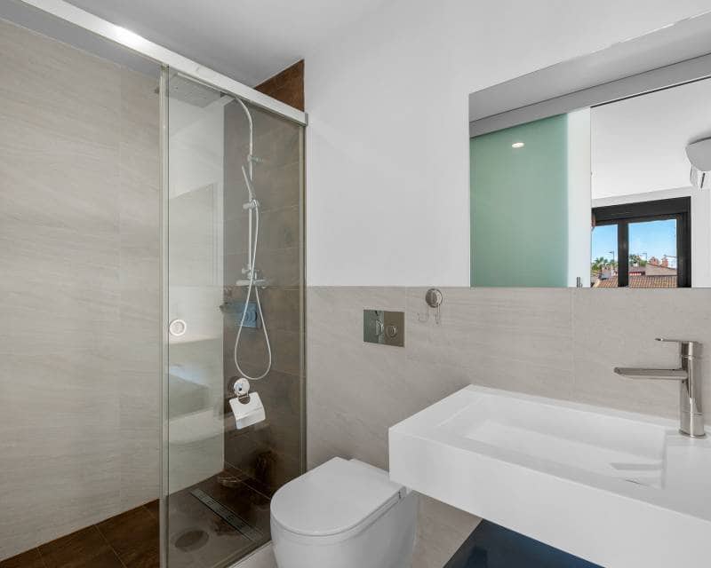 3 bedroom Apartment for sale in Mil Palmeras with pool garage - € 435,000 (Ref: 10183285)
